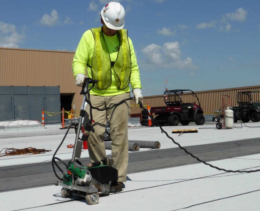 Heat Welding Seams on SBS Roof